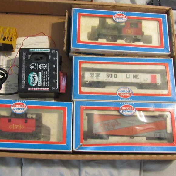 HUGE Lot HO + O GAUGE Mixed TRAINS TRACKS Tyco Unassembled Station MODEL POWER + - Picture 3 of 10